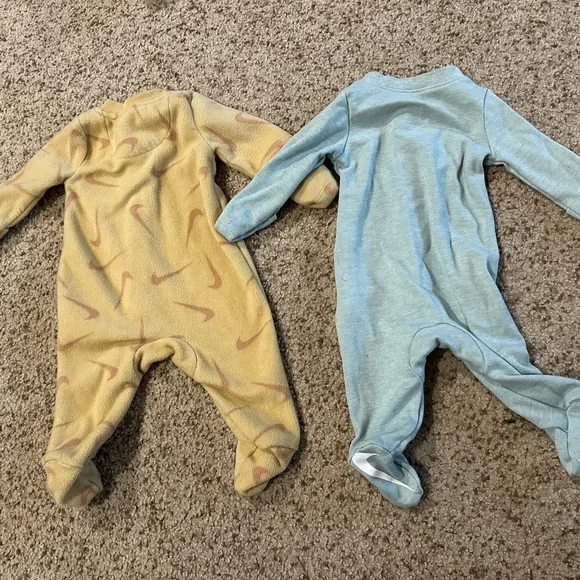 Nike Kids One Piece Footies - Gold and Gray - Picture 3 of 5